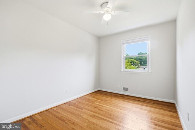 Building Photo - 11840 Enid Dr
