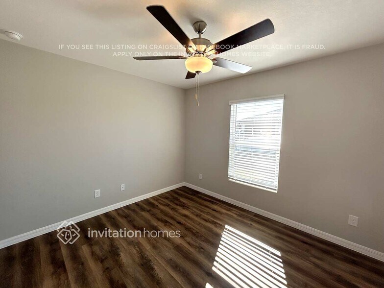 Building Photo - 465 NE 2nd Ave