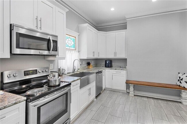 Building Photo - 514 W Ontario Ave SW
