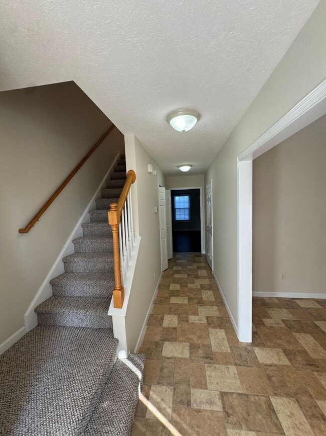 Building Photo - 131 Joyce Dr