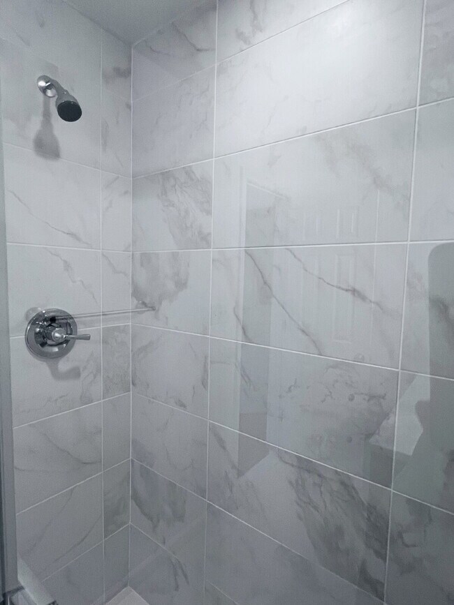 Building Photo - Move-in Special: HALF OFF off of the first month's rent! Stunning 4-5 Bedroom Home for Rent in En...