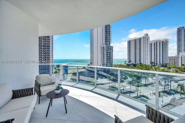 Building Photo - 17550 Collins Ave
