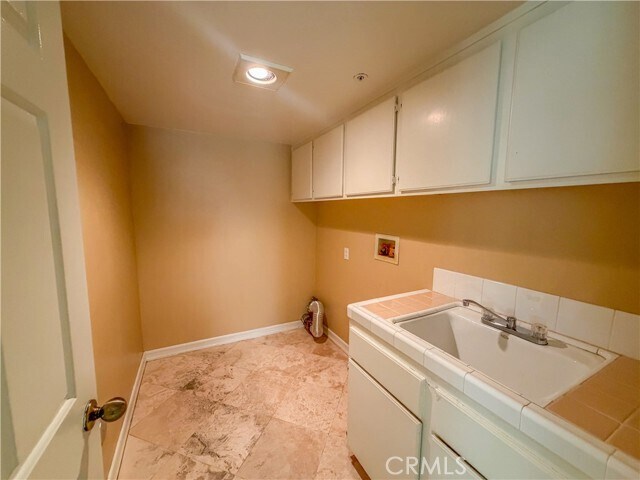 Building Photo - 6588 Bradford Ct