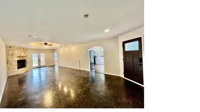 Building Photo - 1045 Hidden Hills Dr