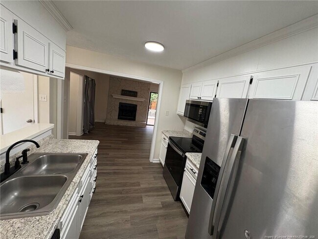 Building Photo - 491 Oates Dr