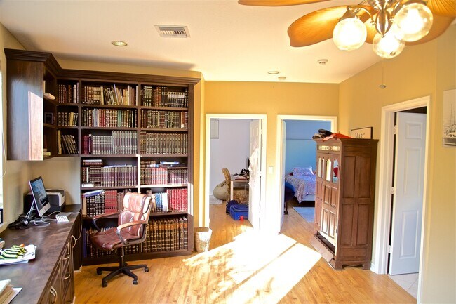 Building Photo - 7839 Cummings Ln