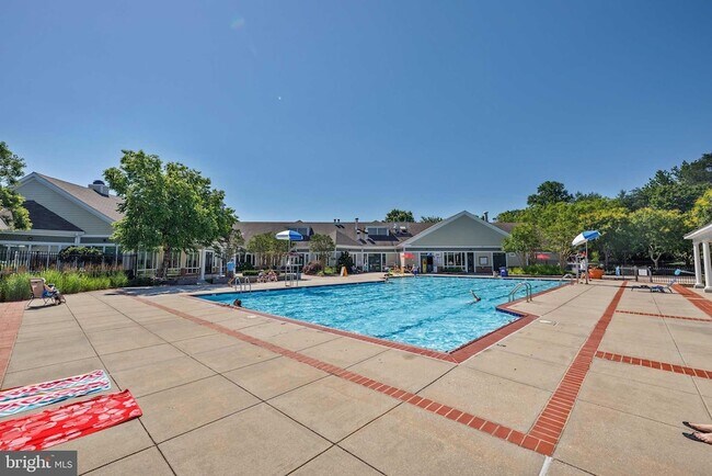 Building Photo - 700 Orchard Overlook Orch