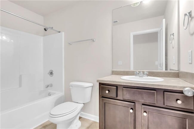 Building Photo - 4488 Ravenwood Dr