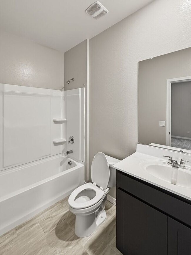 Building Photo - Home in Litchfield Park at Canyon Views! 5bd 4.5ba