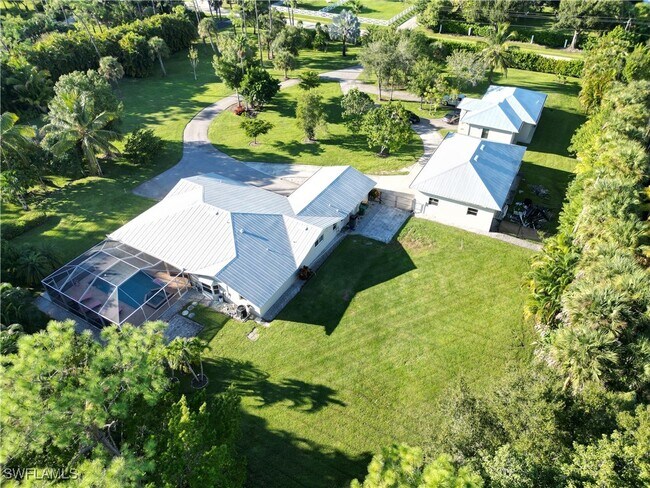 Building Photo - 2950 Coach House Ln