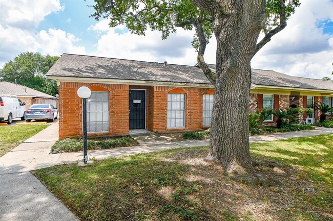 Building Photo - 1935 Campbell Rd