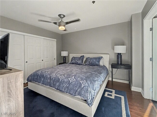 Building Photo - 150 S Las Vegas Blvd