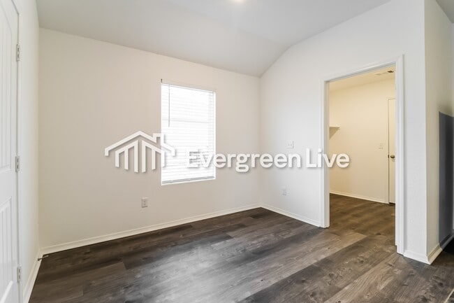 Building Photo - 113 Terrence Dr