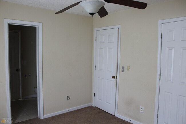 Building Photo - 6008 Creekerton Blvd