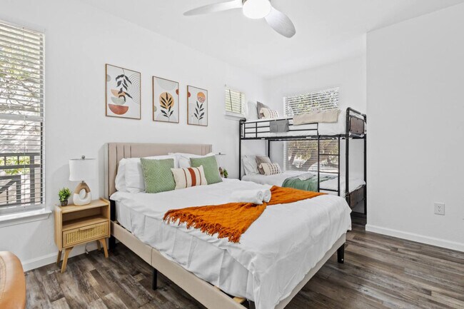 Building Photo - 2929 Kings Rd