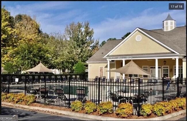 Building Photo - 2145 Highland Gate Dr