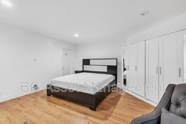 Building Photo - 981 Castle Rock Rd