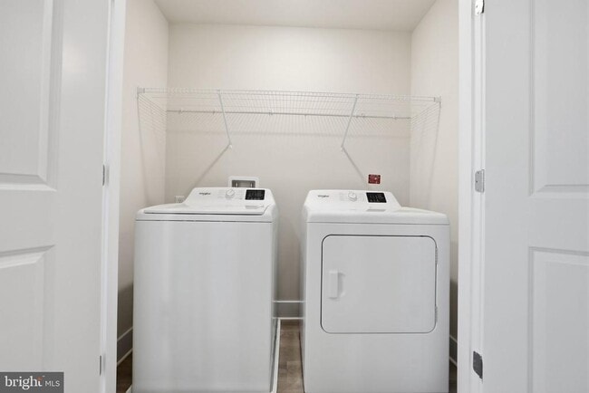 Building Photo - 113 Lakota St