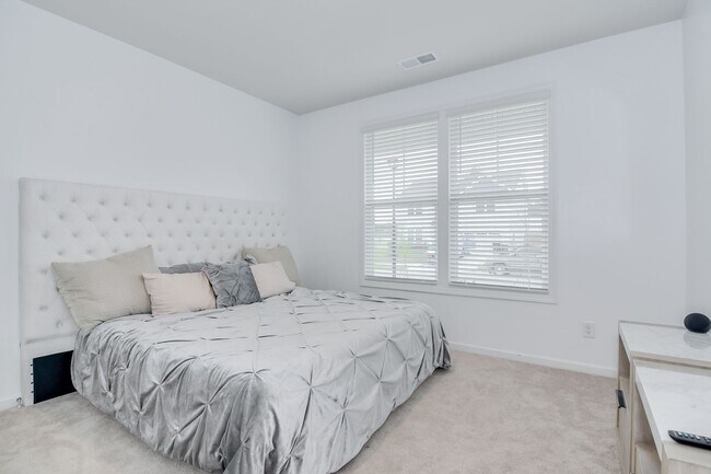 Building Photo - Harlem Beauty!