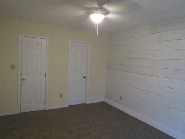 Building Photo - 1095 Plantation Dr