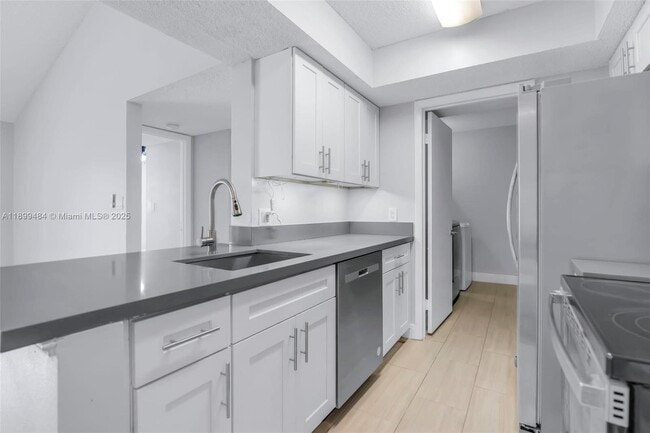 Building Photo - 5780 Rock Island Rd