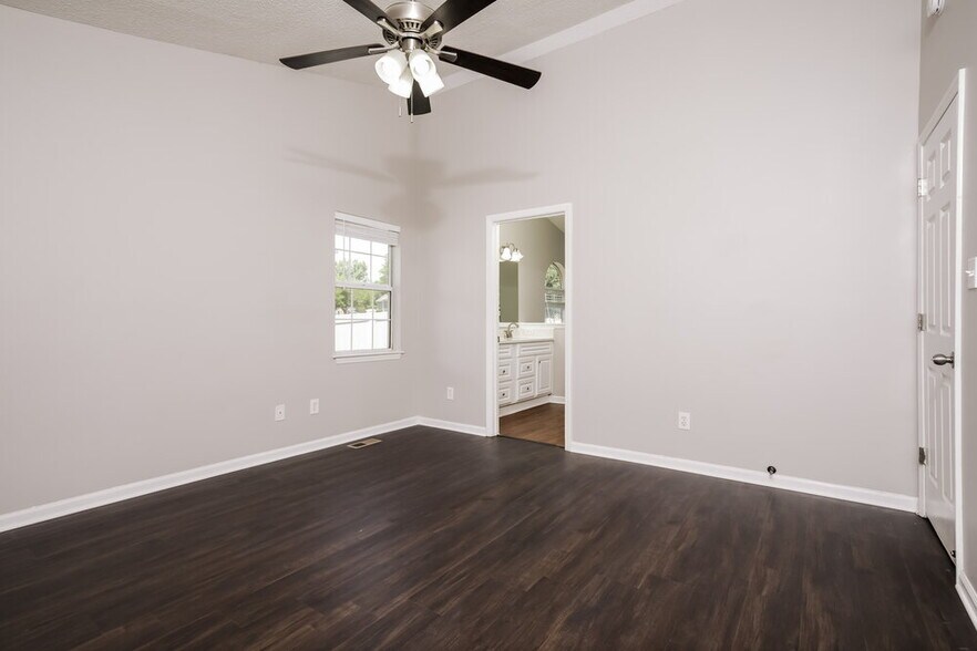 Building Photo - 504 Heathwick Dr