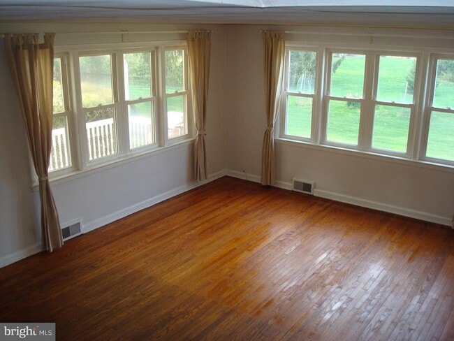 Building Photo - 1346 Faucett Dr