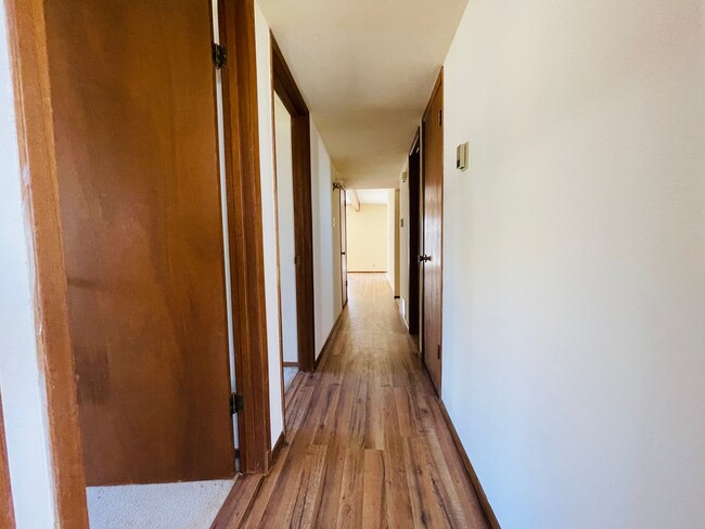 Building Photo - Westside 3 Bedroom 1.75 Bath