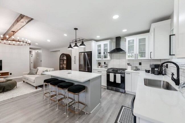 Building Photo - Location! Location! Welcome to your dream ...