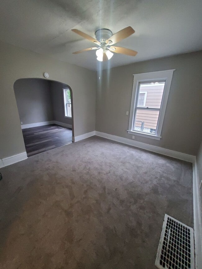 Primary Photo - 509 Parkview Dr