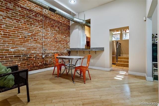 Building Photo - 71 Galapago St