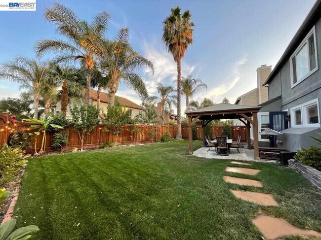 Building Photo - 1154 Mulberry Pl