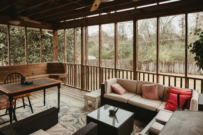 Building Photo - 417 Forest Glen Dr