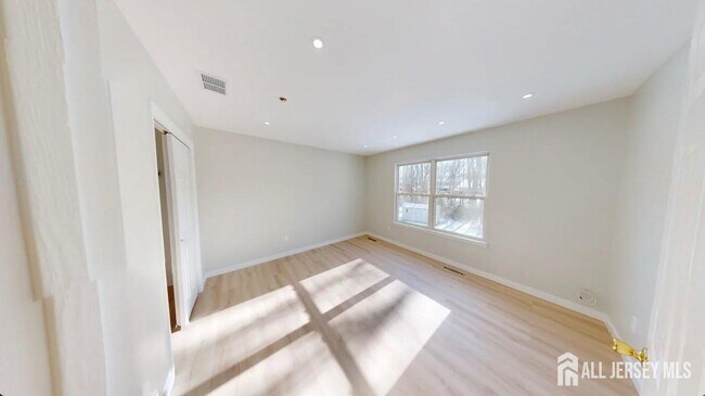 Building Photo - 9 Black Oak Ln