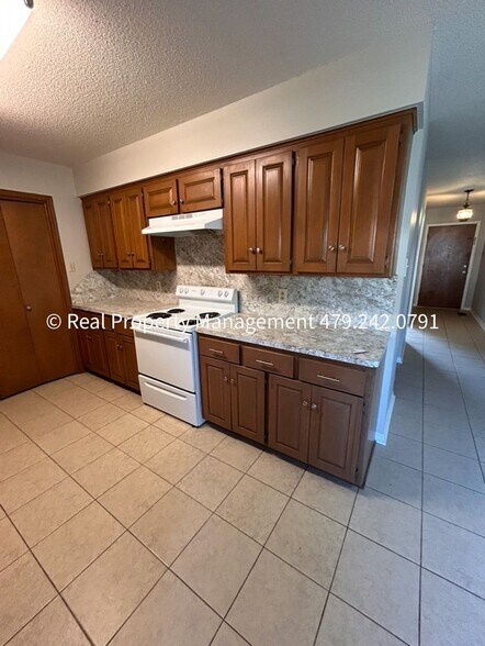 Building Photo - 2320 S 50th St