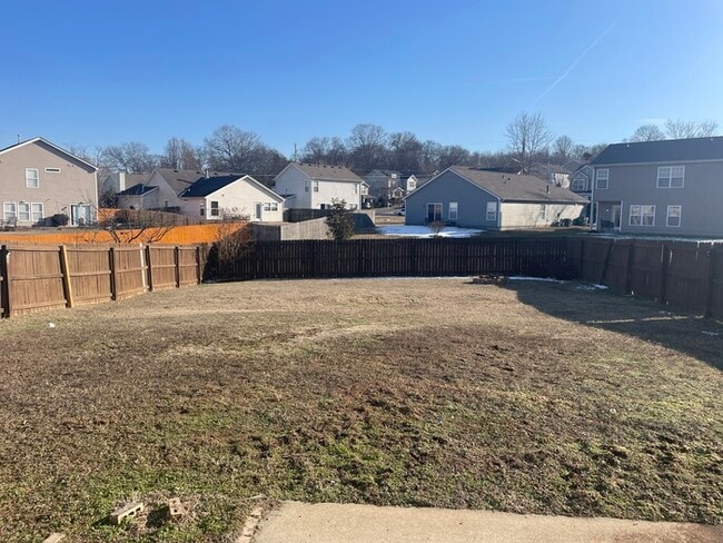 Building Photo - Donelson home in Abbington Park, fenced ya...