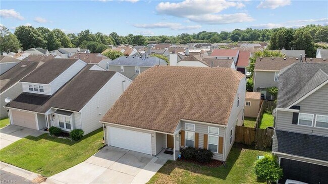 Building Photo - 148 Graystone Trce