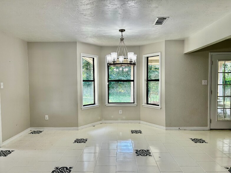 Building Photo - 1804 Byron Dr