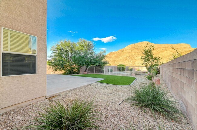 Building Photo - 1st MONTH FREE! Lone Mountain Heights Luxu...