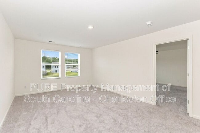 Building Photo - 484 Pender Woods Dr