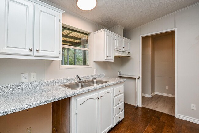 Building Photo - 12754 Roy Harris Loop