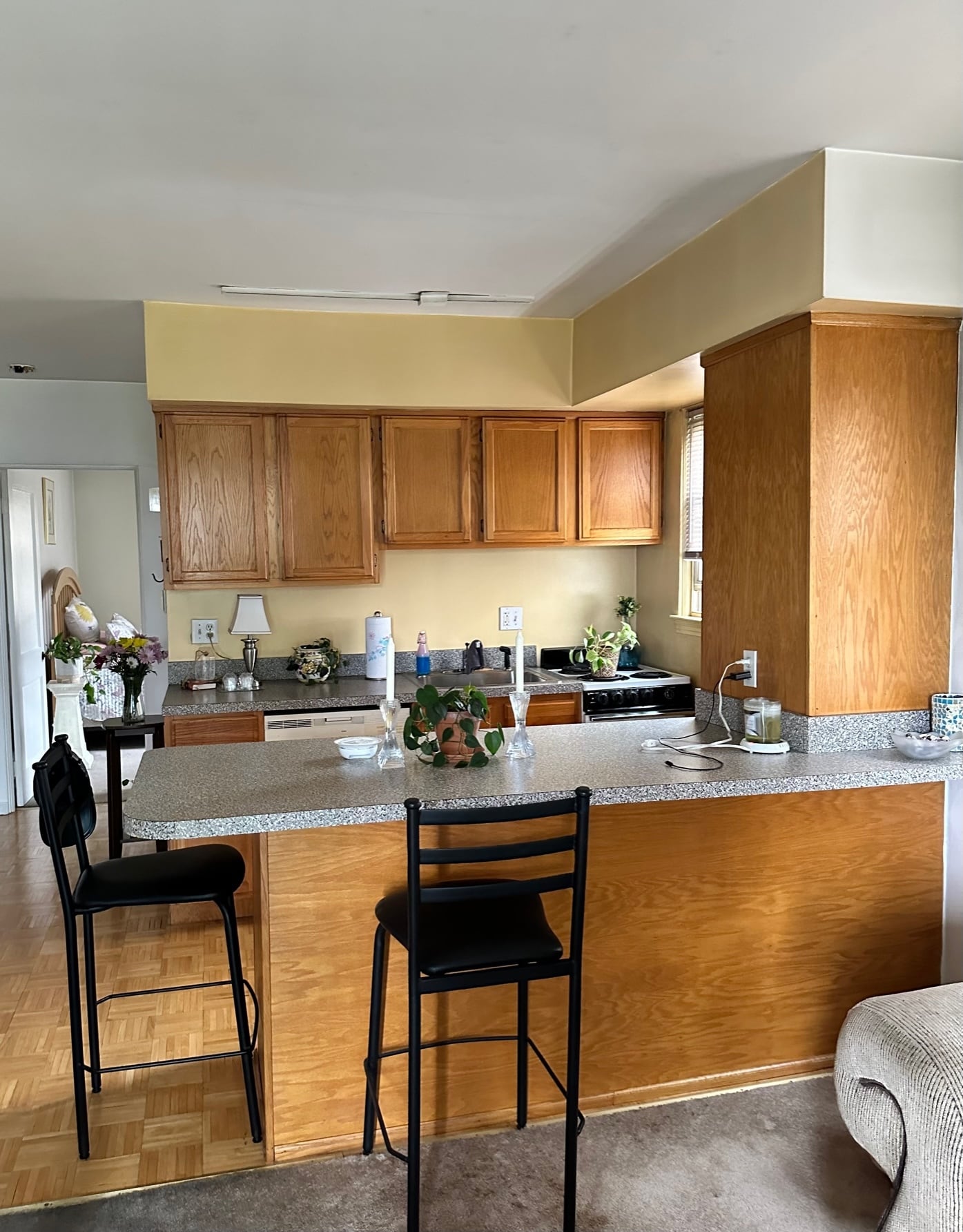 Building Photo - 575 N Riverside Ave