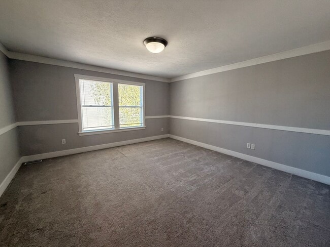 Building Photo - 1627 Hamlet Dr
