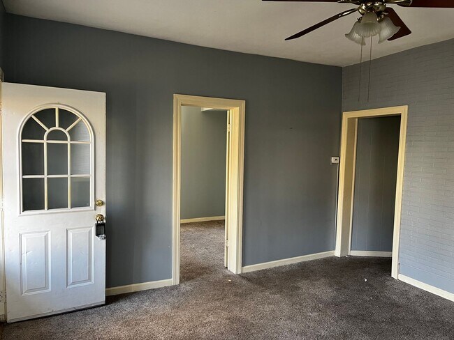 Building Photo - 103 N 10th St