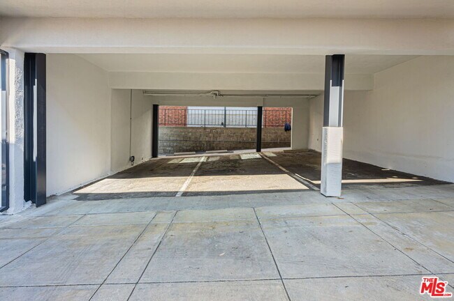 Building Photo - 2625 6th St