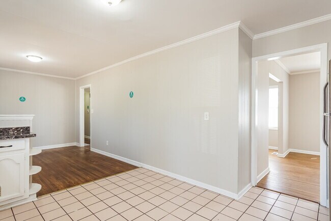 Building Photo - 224 Tanglewood Cir NE