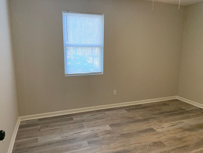 Building Photo - 5302