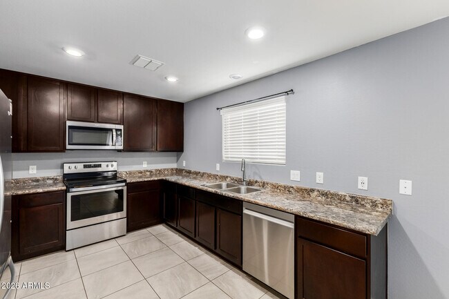 Building Photo - 40489 W Helen Ct