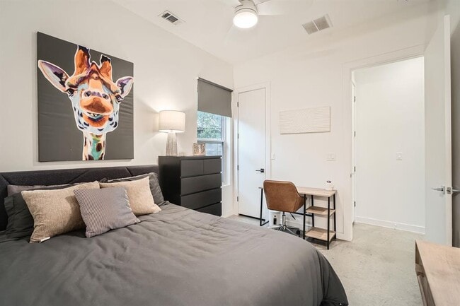 Building Photo - 2601 Francisco St