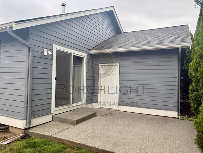 Building Photo - 1900 Buttercup Dr